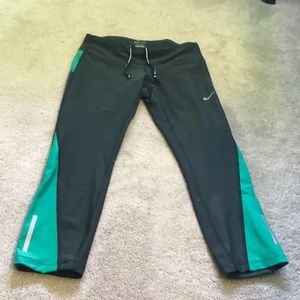 Nike Crop Leggings